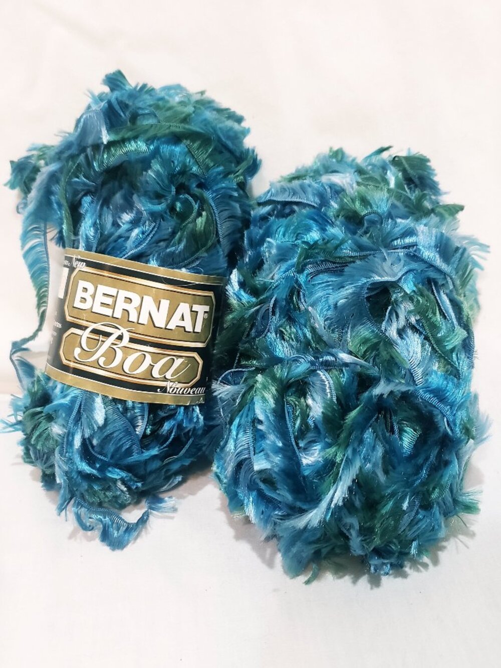 2 Bernat Boa Yarn Peacock Color Skein 71 Yards New